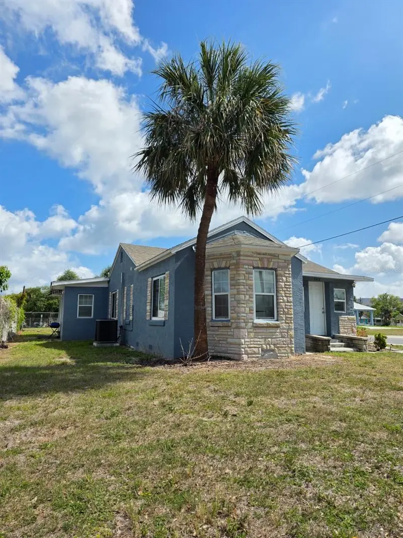 303 W 5th St, FL