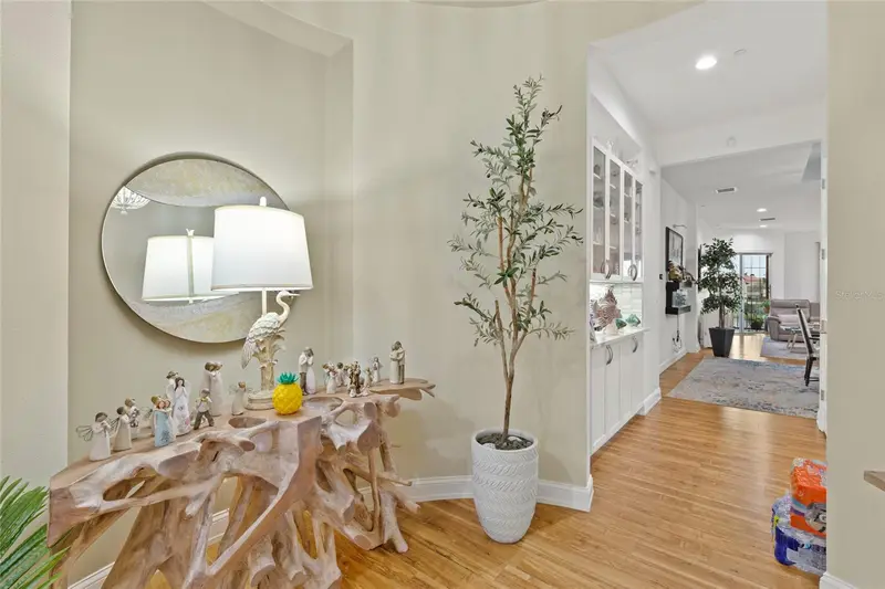 10 Franklin Ct S #63c, FL