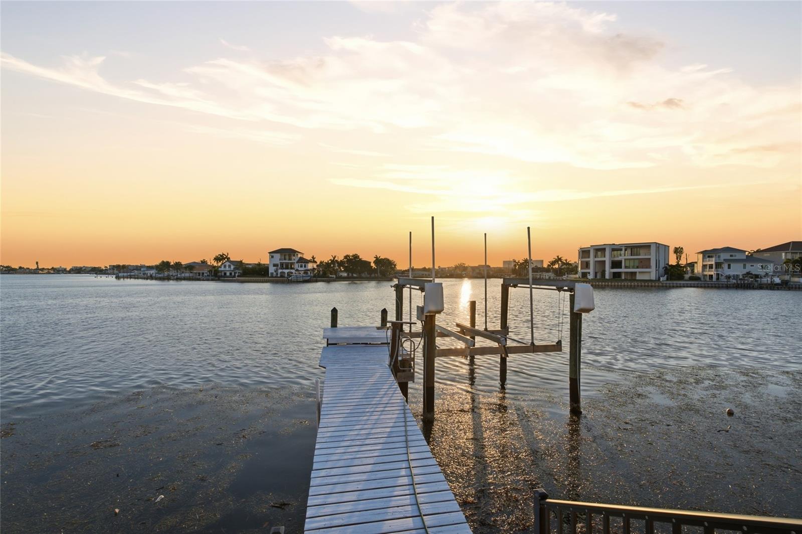 1818 Dolphin Blvd S, FL