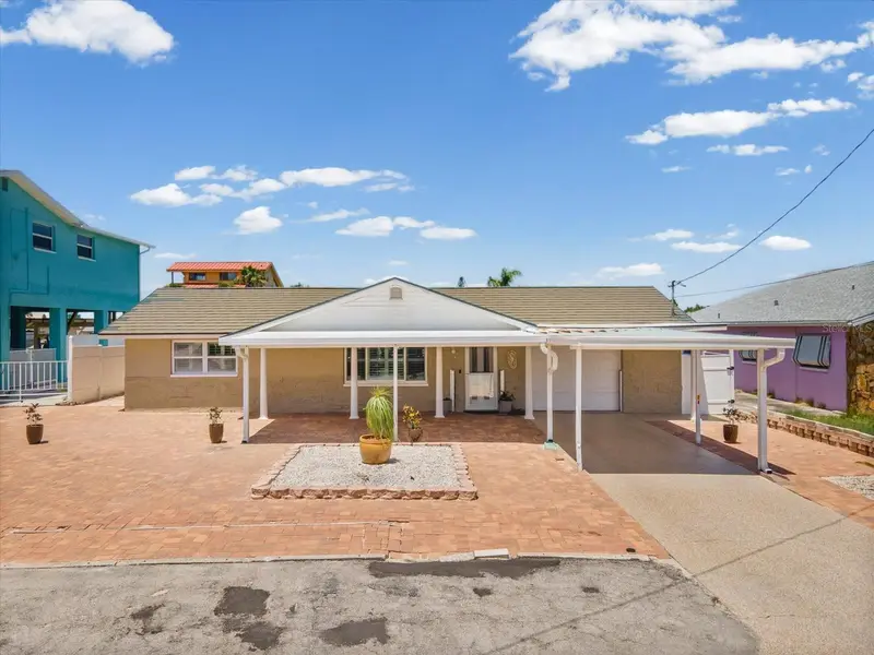 13521 Veronica Dr, FL