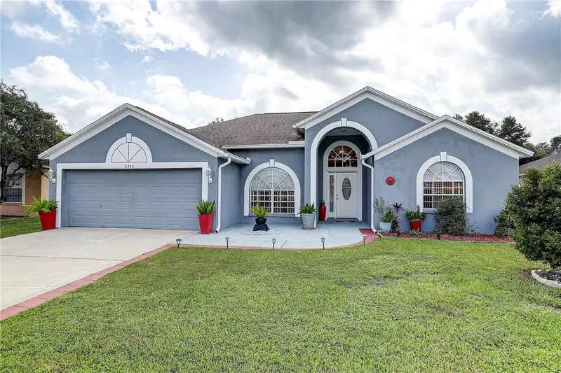 2242 Towering Oaks Cir, FL