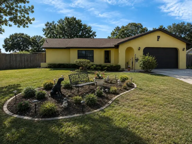 7054 Lexington Cir, FL