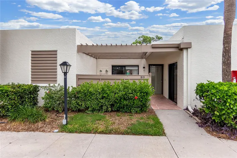 511 Lakeside Dr #511, FL