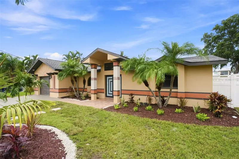 15918 Redington Dr, FL
