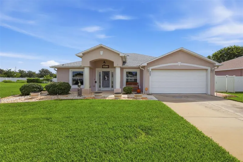 207 Edgewater Terrace Dr, FL