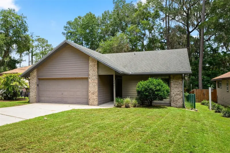 2401 Nw 69th Ter, FL