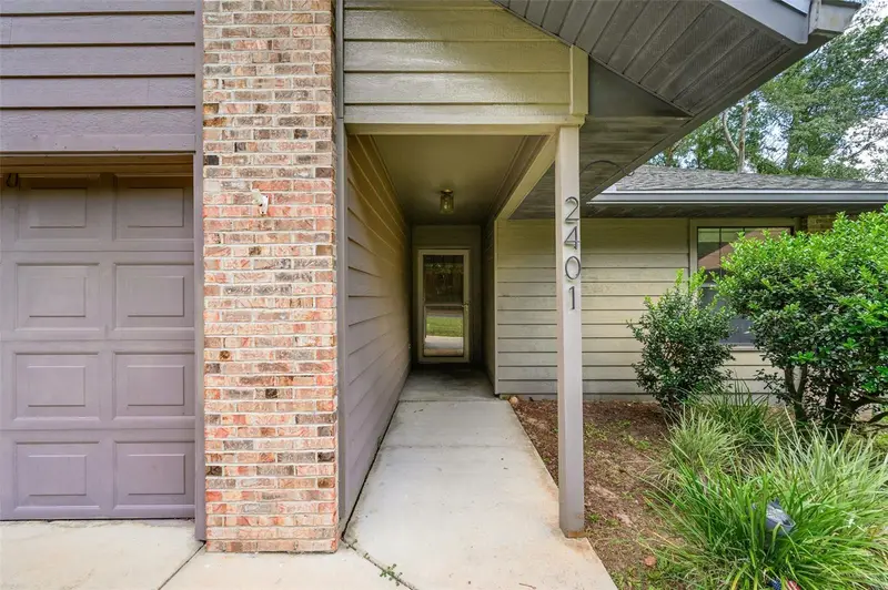 2401 Nw 69th Ter, FL