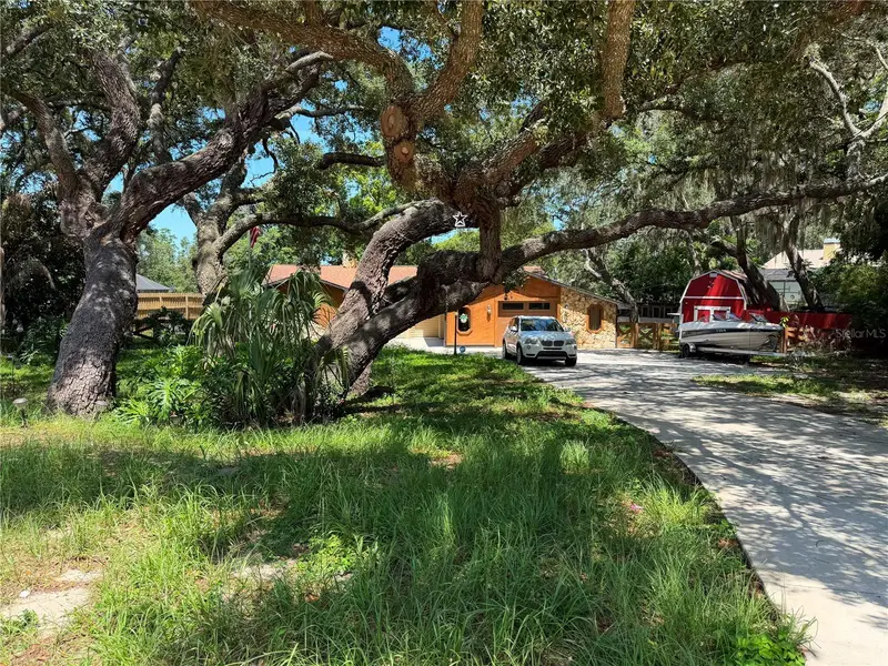 325 Gulfport Ln, FL