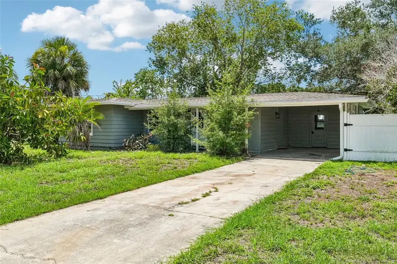 520 Fairfax Ln, FL