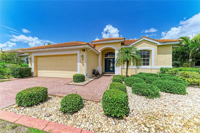 6841 74th Street Cir E, FL