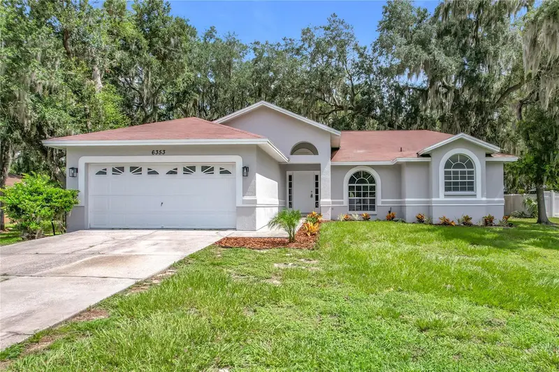 6353 Forestwood Dr E, FL