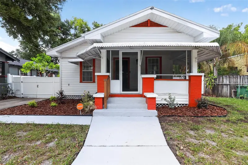 813 E New Orleans Ave, FL