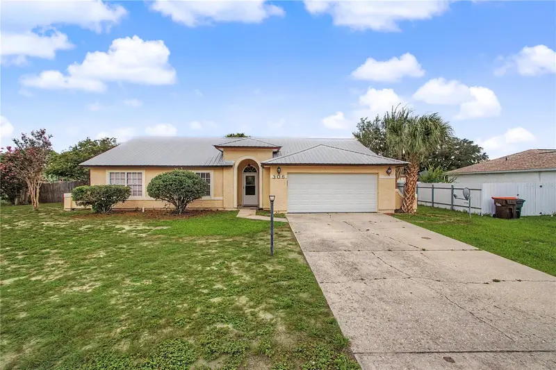 306 Oak Track Radl, FL