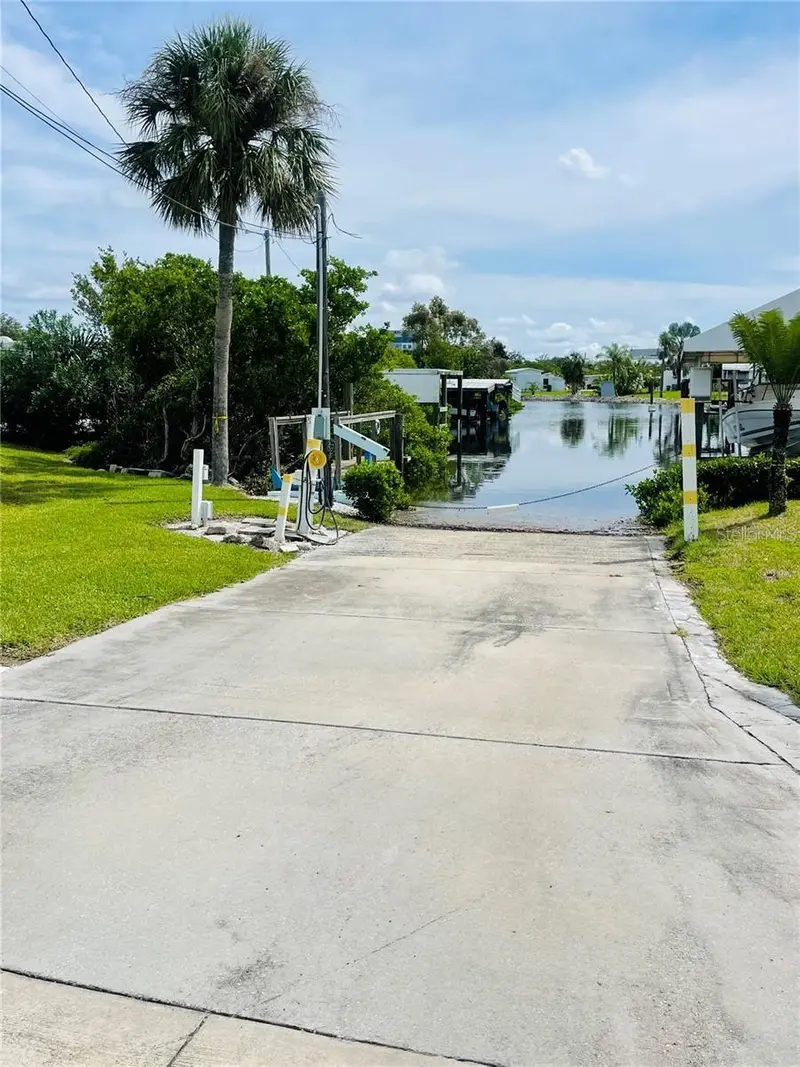 21 Illinois St, FL
