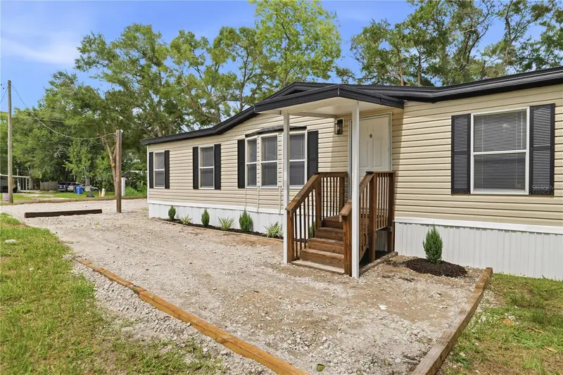 8726 N Meadowview Cir, FL