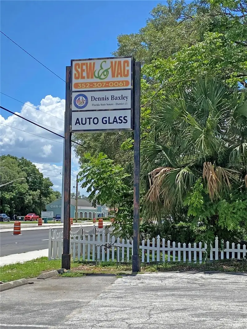 206 S Us Highway 27/441, FL