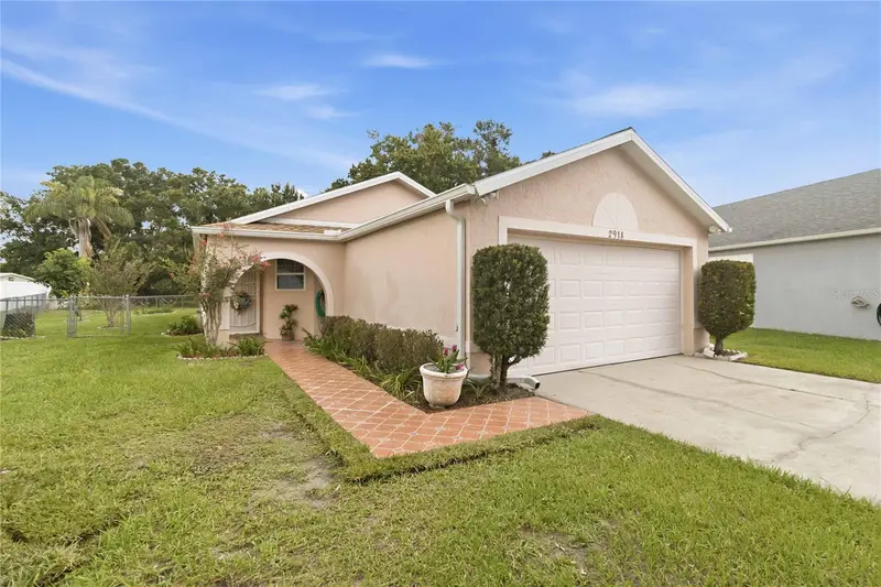 2918 Canoe Cir, FL