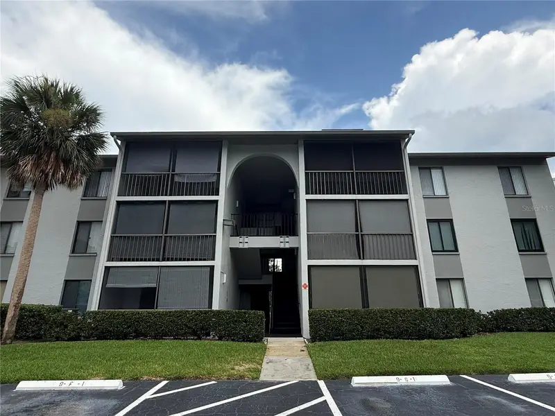 927 S Pine Ridge Cir #927, FL