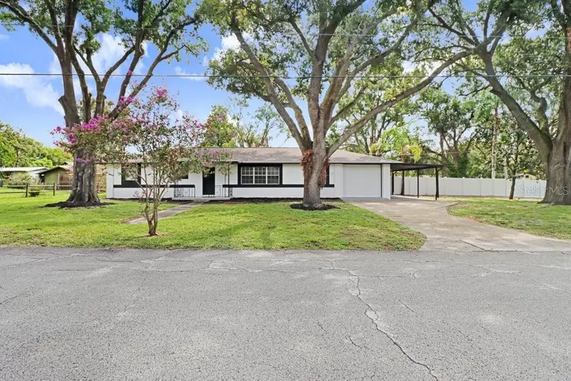 12113 Midlake Dr, FL
