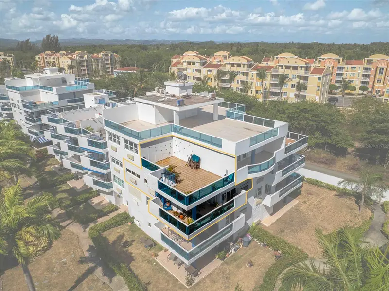 1 Calle El Charlie #Co-308, PR