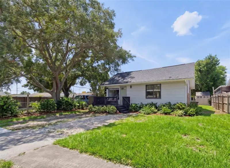 4924 45th Ave N, FL