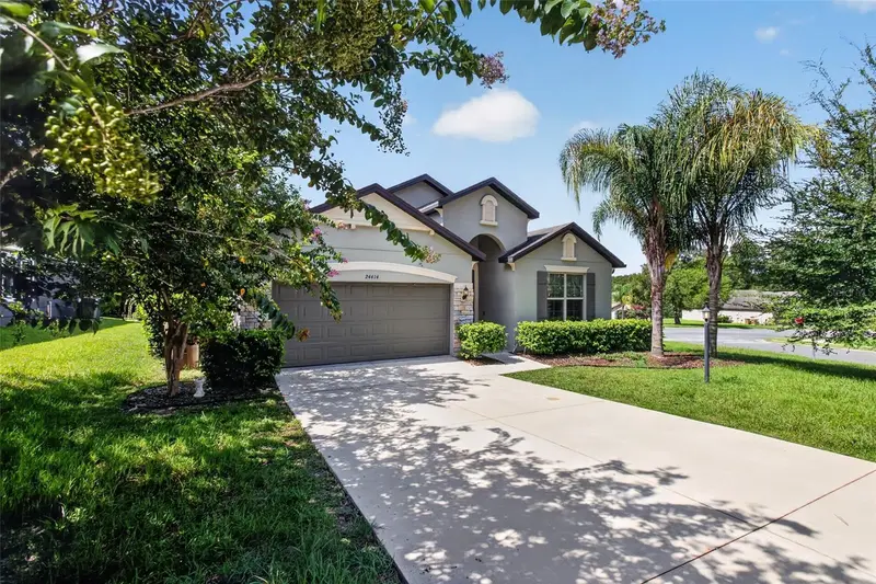 24414 Woodhill Ct, FL