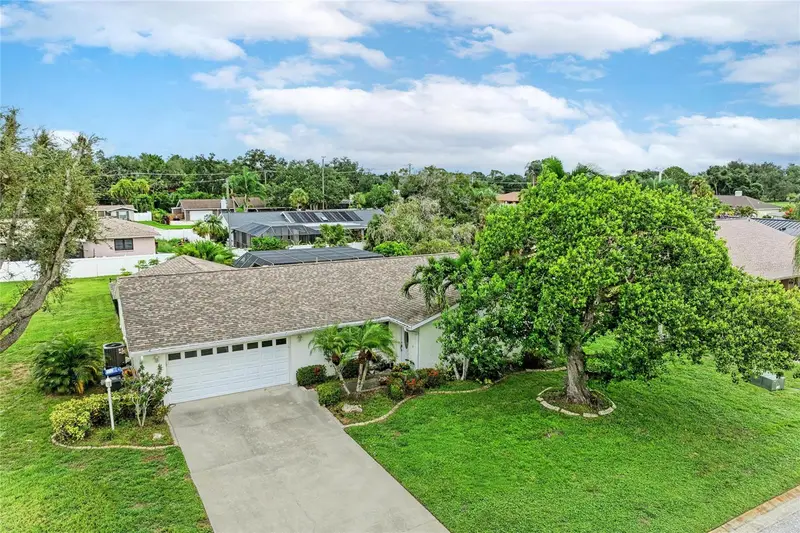 4723 Palm Aire Cir, FL