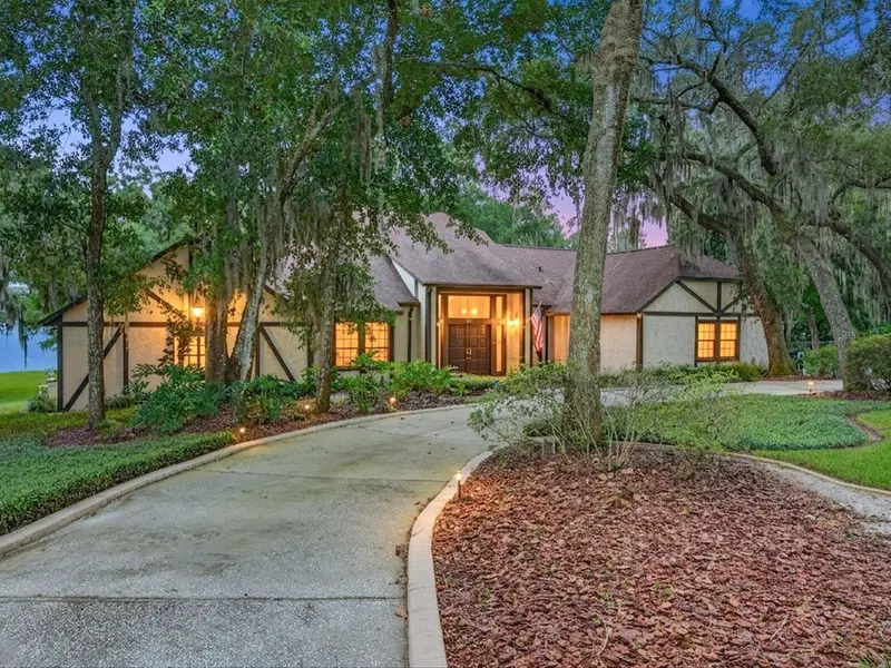 671 Quietwater Cv, FL