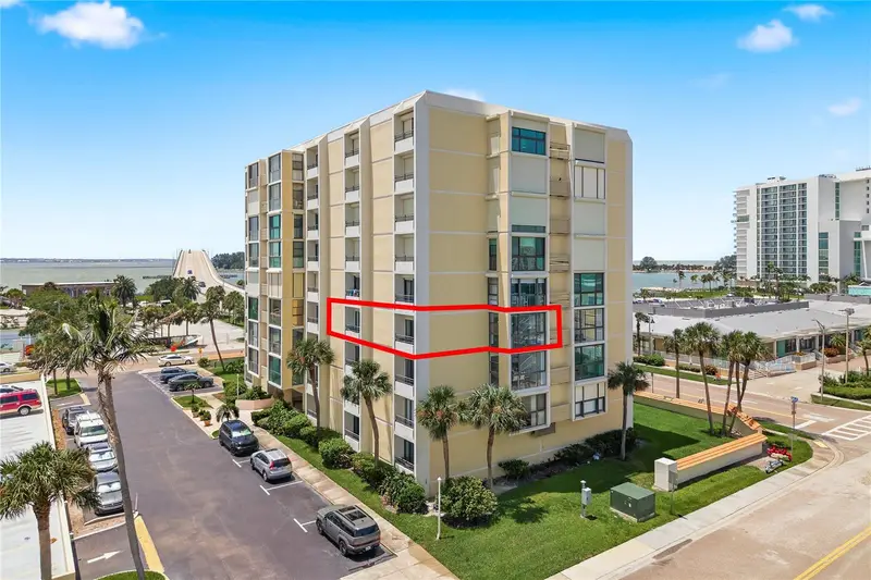 800 S Gulfview Blvd #403, FL