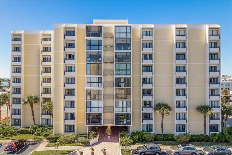 800 S Gulfview Blvd #403, FL
