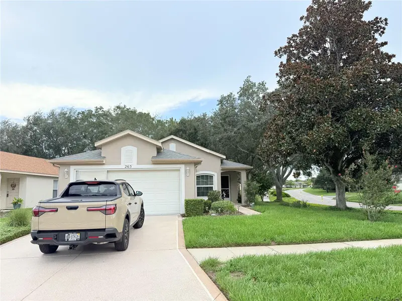 265 Center Oak Cir, FL