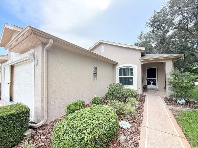 265 Center Oak Cir, FL