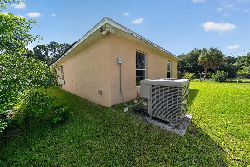 1081 Johnston Rd Se, FL