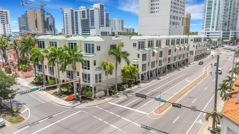 235 Cocoanut Ave #108b, FL