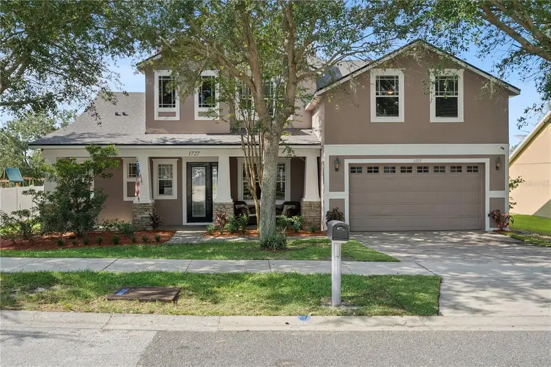 1727 Southern Oak Loop, FL