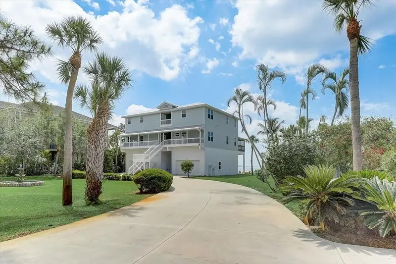 2424 Bay Dr #2424/2426, FL