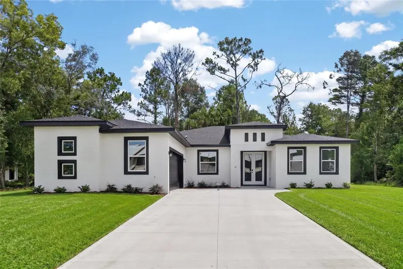 54 Douglas St, FL