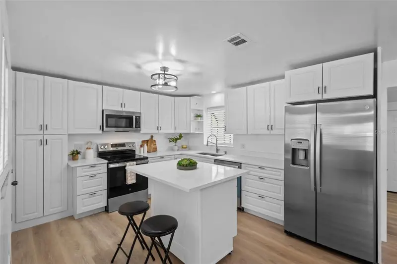 1781 Apache Trl, FL