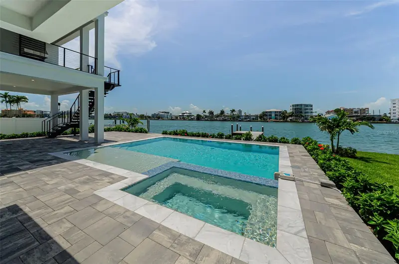 43 Dolphin Dr, FL