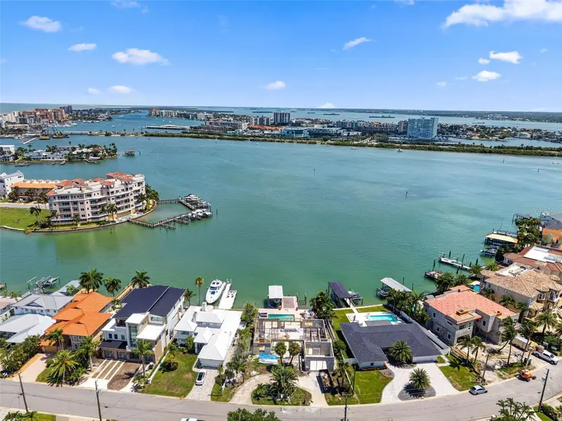 246 Bayside Dr, FL