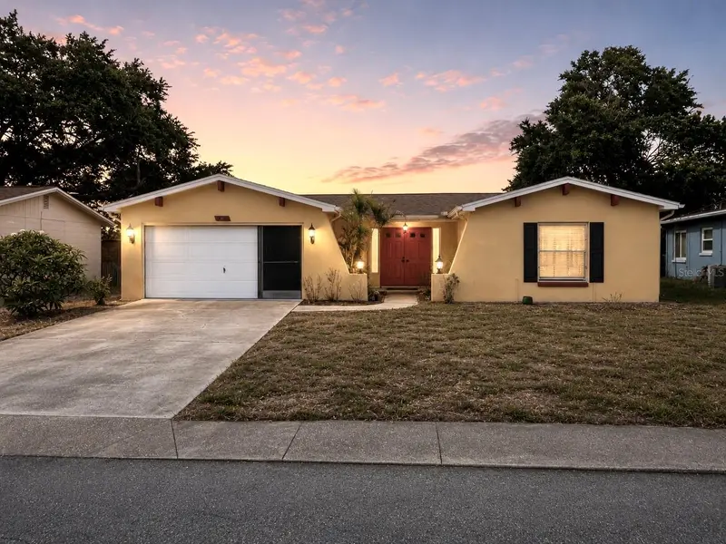 8433 Moulton Dr, FL