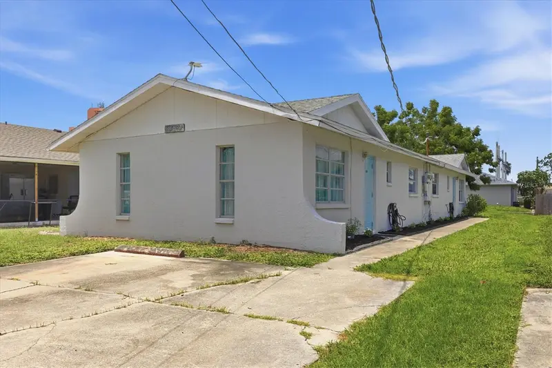 1805 Marbeth St #1805/1807, FL