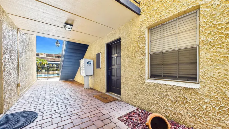 5306 Santa Rosa Ct #143, FL