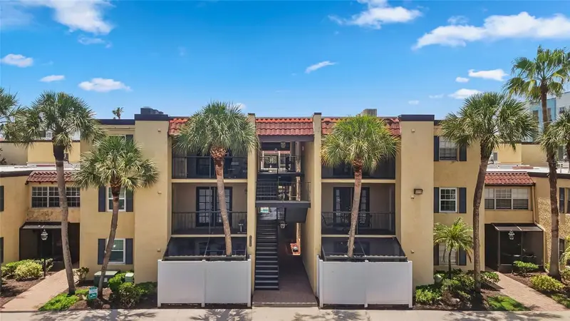 5306 Santa Rosa Ct #143, FL
