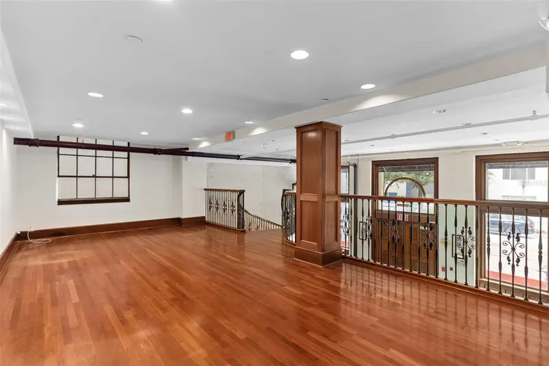 1121 E Twiggs St #2nd Flr, FL