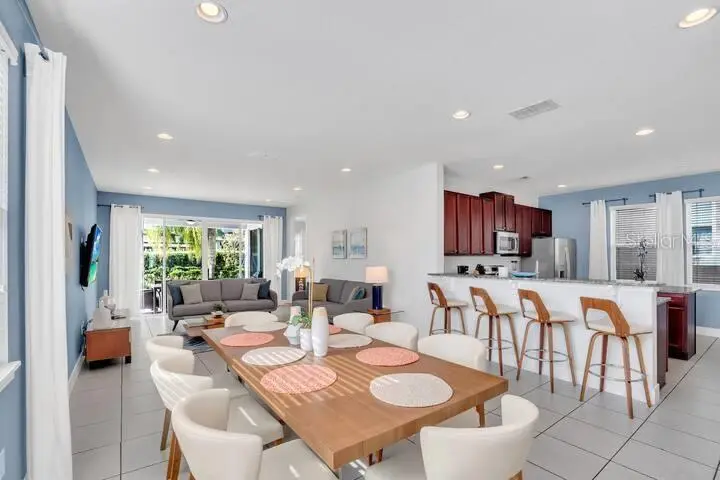 200 Pendant Ct, FL