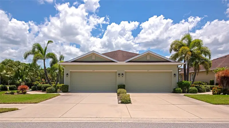 250 Capulet Dr, FL