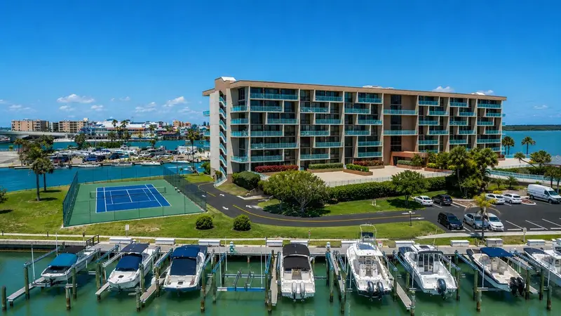 1 Key Capri #102w, FL