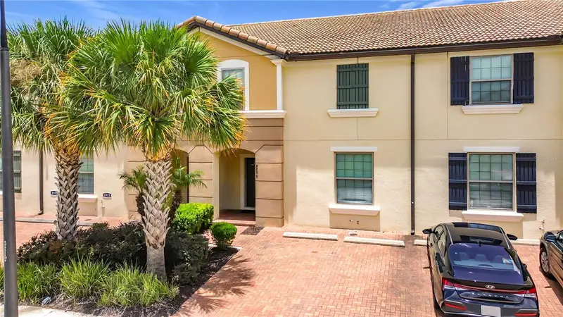 8899 Geneve Ct, FL