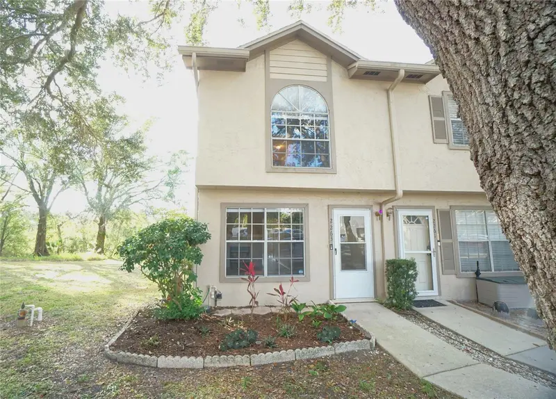 2263 Fletchers Point Cir, FL
